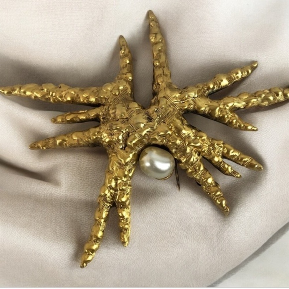 Rare vintage brooch by Tortolani. Vintage jewelry. Rare